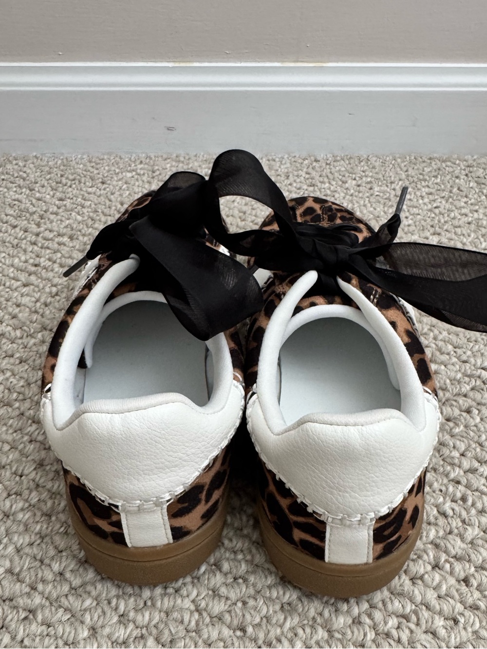 Universal Thread - Leopard Print Women's Sneakers with Satin Ribbon Laces (6) - Picture 4 of 7
